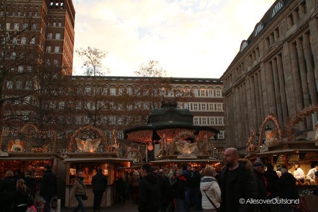 Kerstmarkt Heine platz Dusseldorf